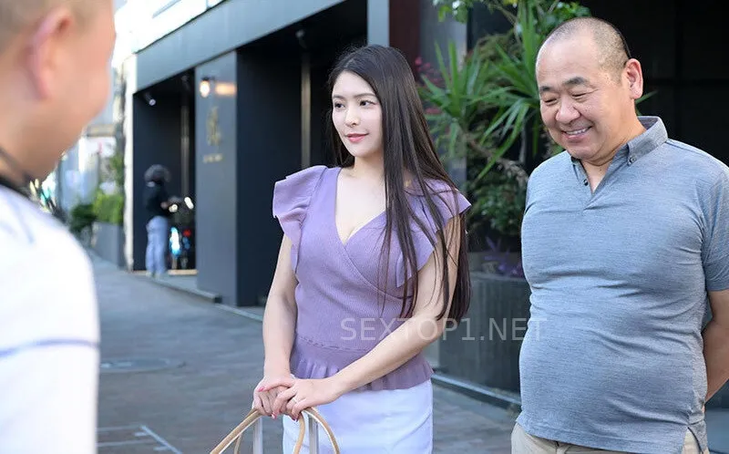 Thấy vợ yêu của nhân viên đẹp quá, quản lý lại có sở thích phang bà xã người khác nên đã…
