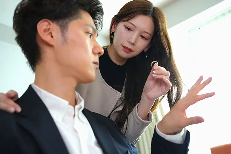 Người vợ đi đi giã ngoại, người chồng ở nhà bị nhỏ em bà xã gạ quan hệ không trượt phát nào